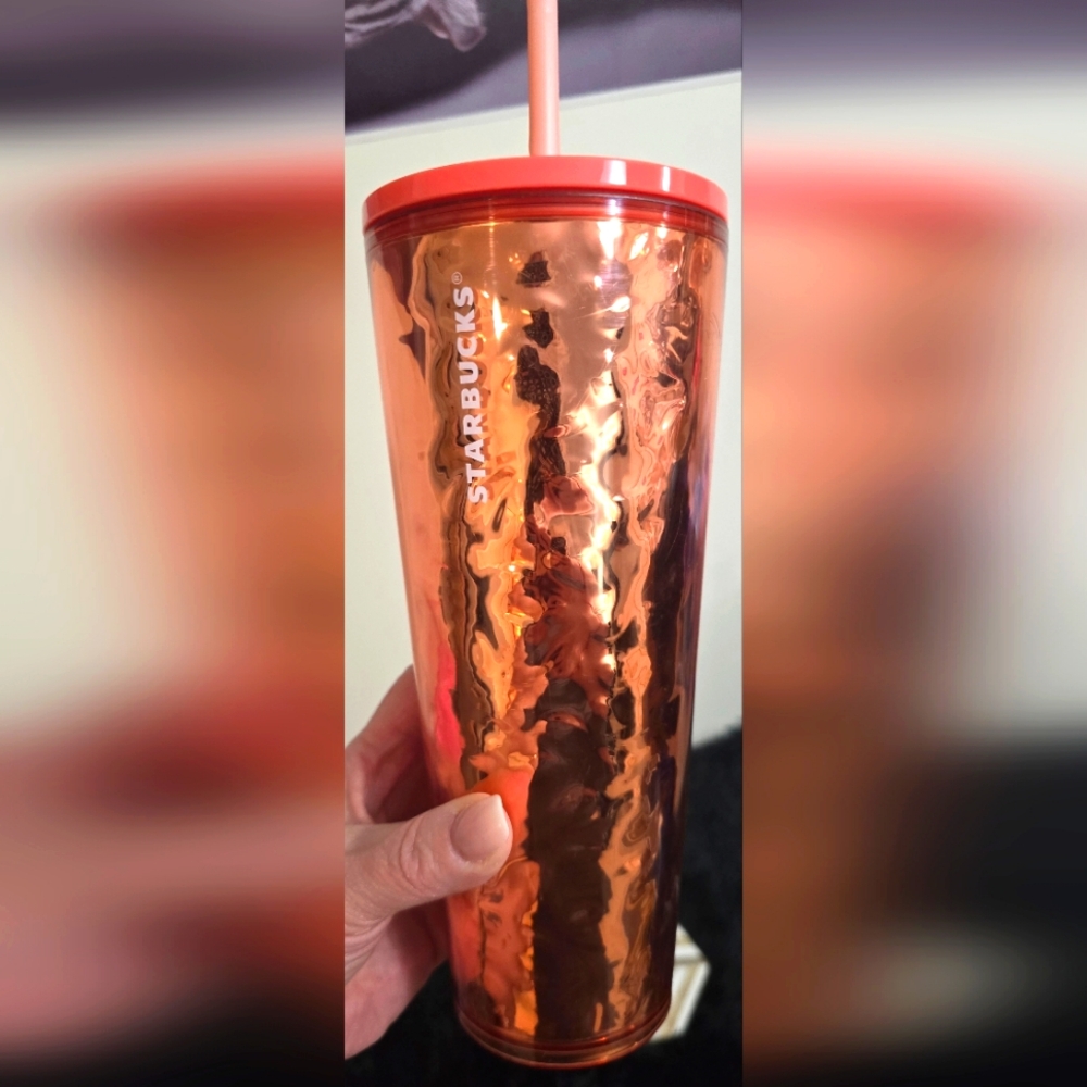 Starbucks Holiday 2019 Rose Gold Mirror Hammered Tumbler Cold Cup 24oz Lid Straw